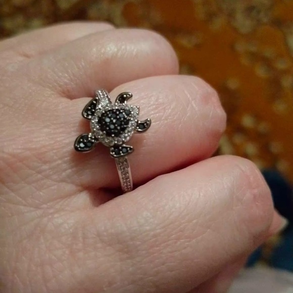 Silver Turtle Ring with Black and White Accents size 7 - Picture 4 of 4